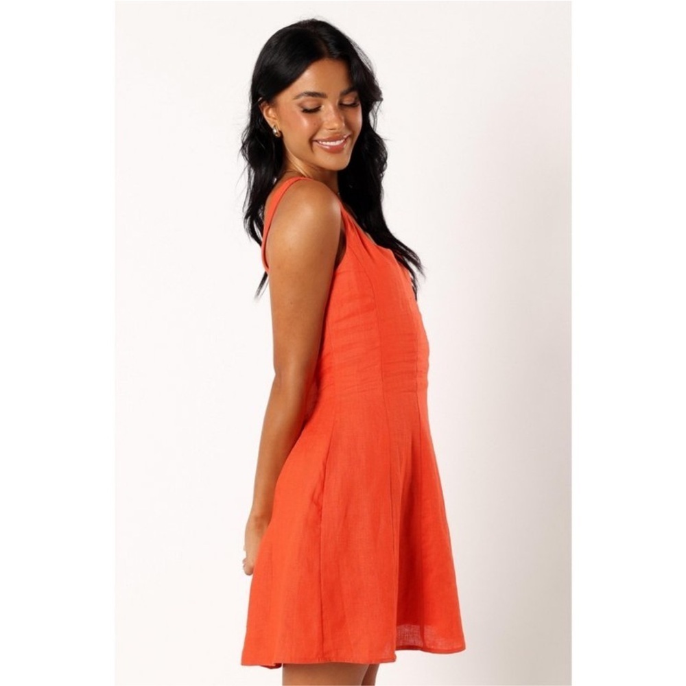 NWT Petal and Pup Womens Dillion Mini Dress
- Blood Orange 4
